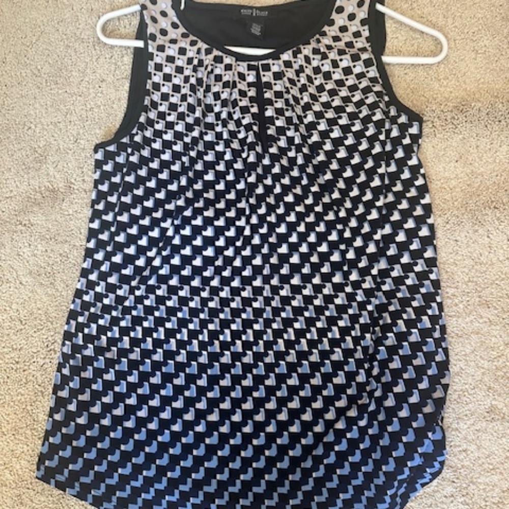 White House Black Market Women's top Size small sleeveless Navy